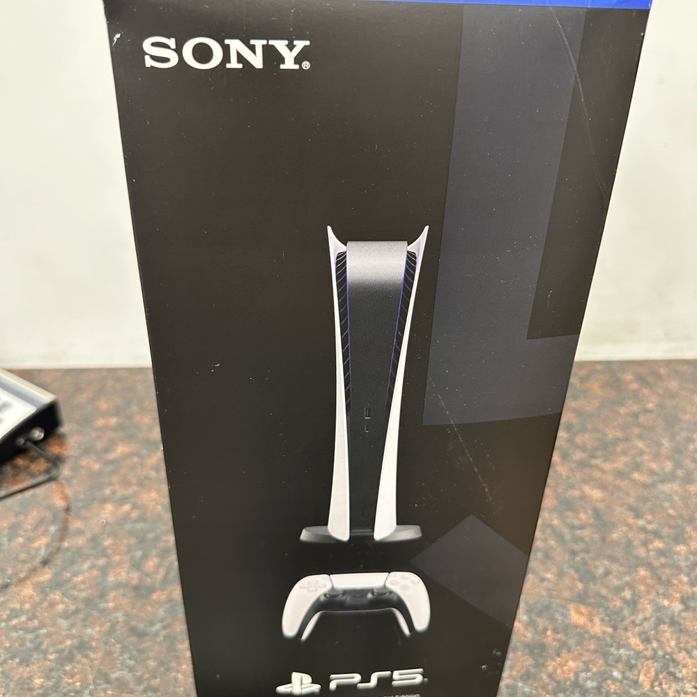 PS5 - Picture 6 of 7